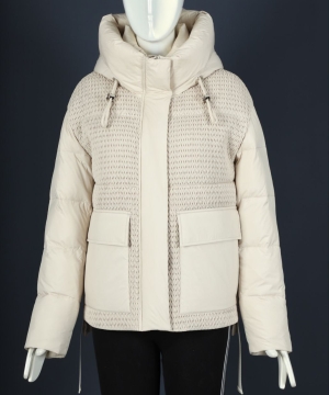 Зимняя женская куртка Eicimeer M73  бежевая короткая