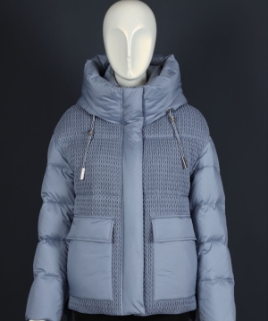 Зимняя женская куртка Eicimeer M73 голубая короткая
